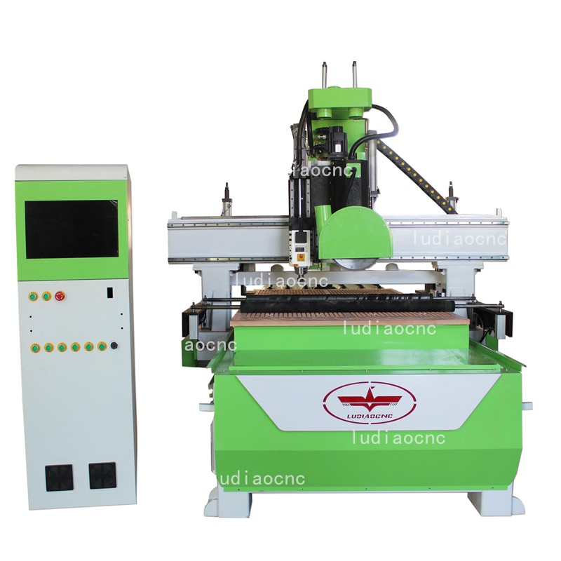 自動(dòng)上下料數(shù)控開(kāi)料機(jī)